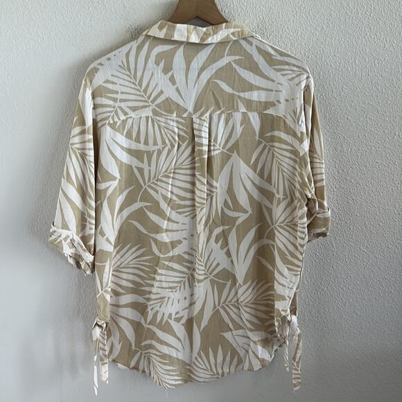 Aritzia Dress Forum Neutral Tropical Print Collared Oversize Shirt Medium - Picture 2 of 9